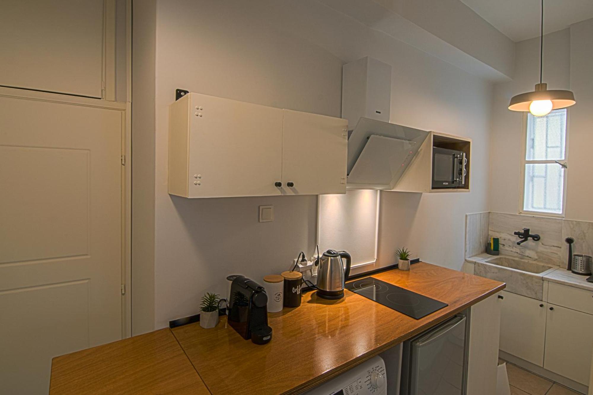 Exarcheia Urban Studio Apartment เอเธนส์ ภายนอก รูปภาพ